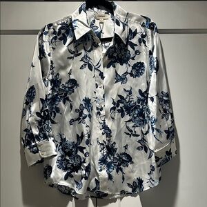 L'AGENCE 100% Silk Blue and White Floral Blouse size M